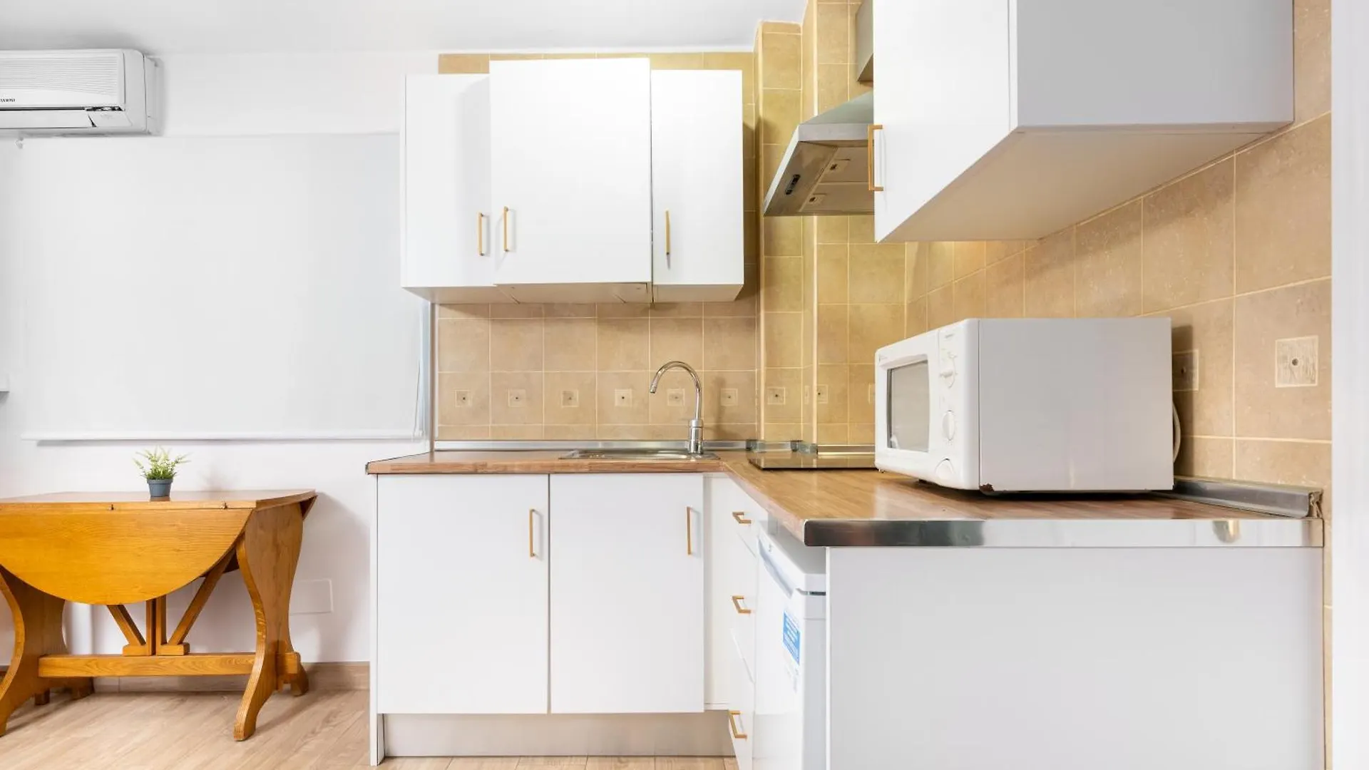 Apartment Wintowinrentals Comodo Estudio En Malaga.